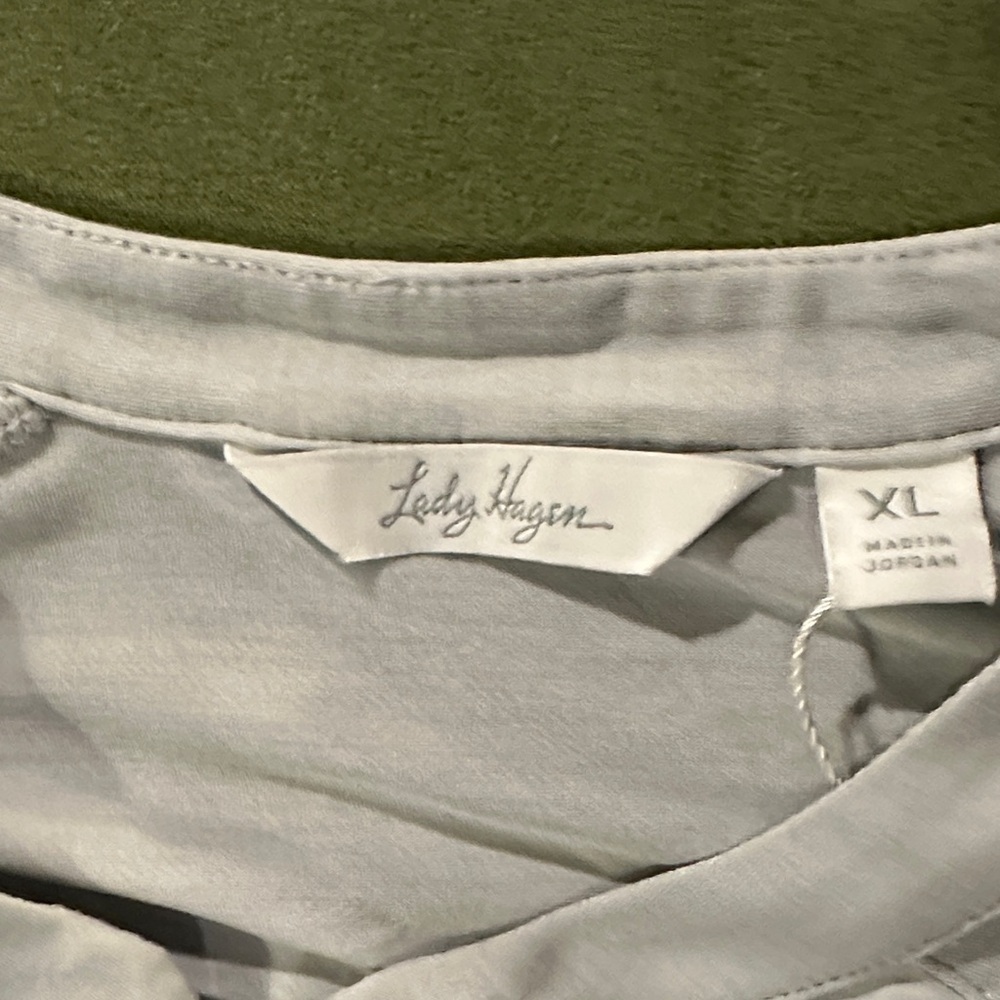 Lady Hagen Light Gray Short-Sleeve Quarter-Zip Golf Tee - Picture 2 of 3